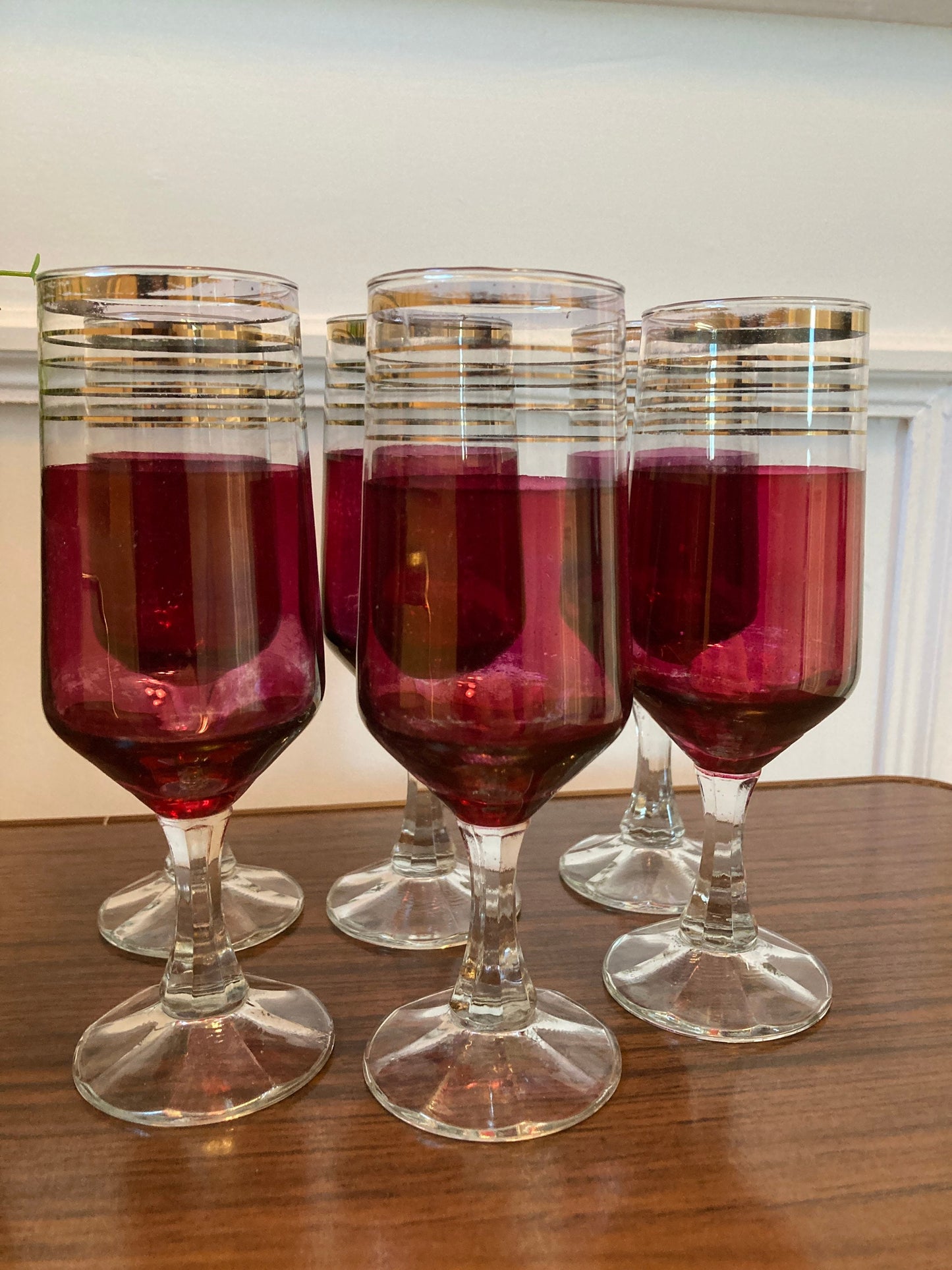 Vintage Calypso Roast Cranberry Red and Gold Aperitif Wine Cocktail Glasses Boxed