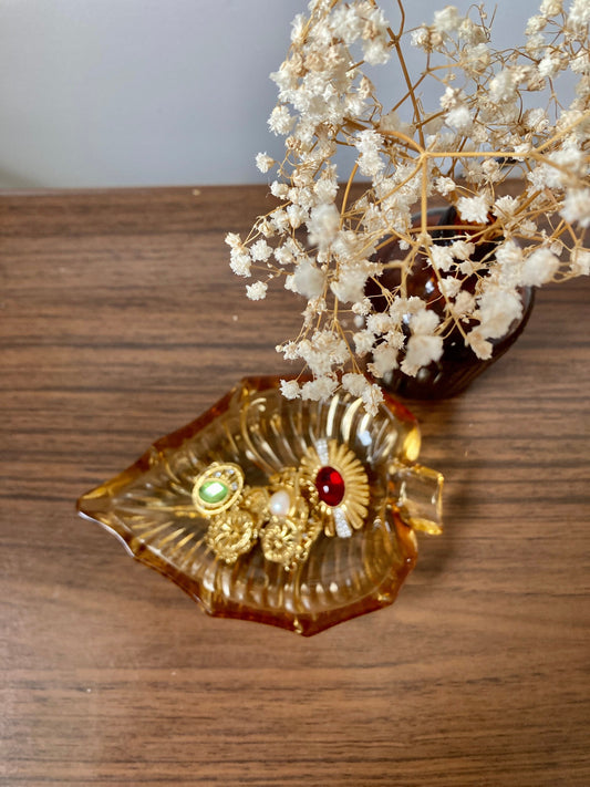 Vintage autumnal leaf trinket dish, small yellow trinket dish, vintage ring holder, 1960s leaf tray