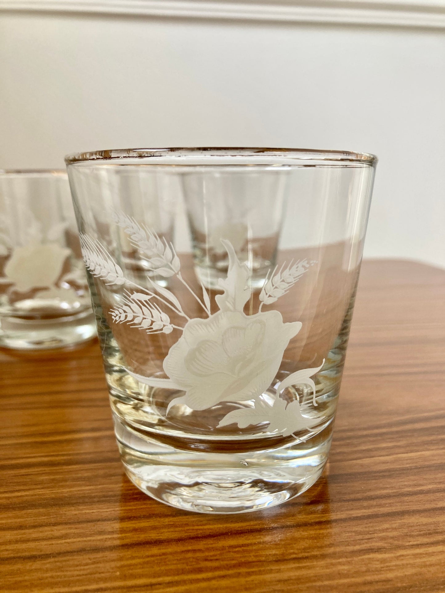 Four vintage white floral tumblers, etched vintage tumblers, vintage whiskey glasses, retro low ball glasses, floral and wheat glasses