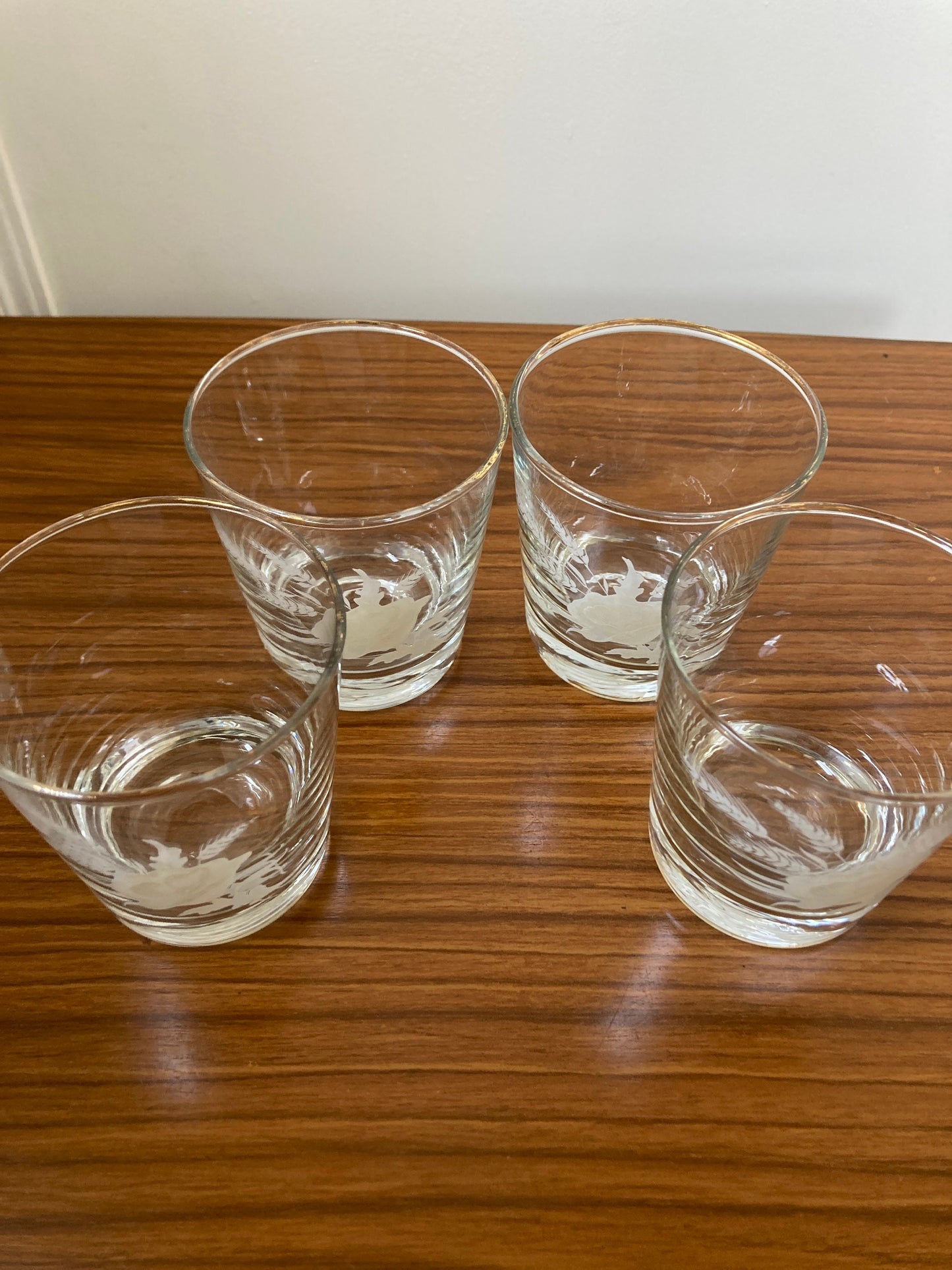 Four vintage white floral tumblers, etched vintage tumblers, vintage whiskey glasses, retro low ball glasses, floral and wheat glasses