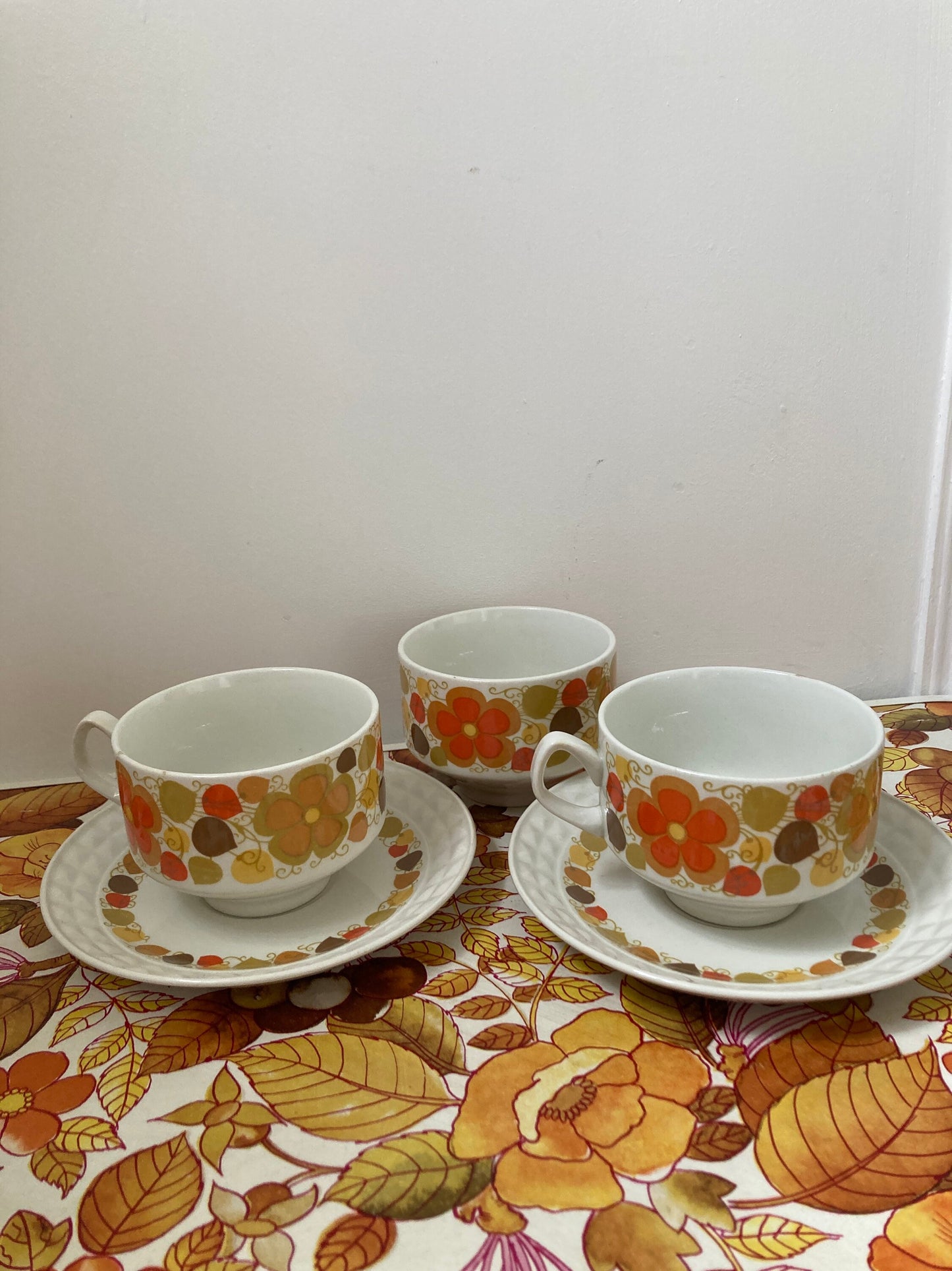 Pontesa Young Range tea set, 1970s Pontesa, Floral retro tea set