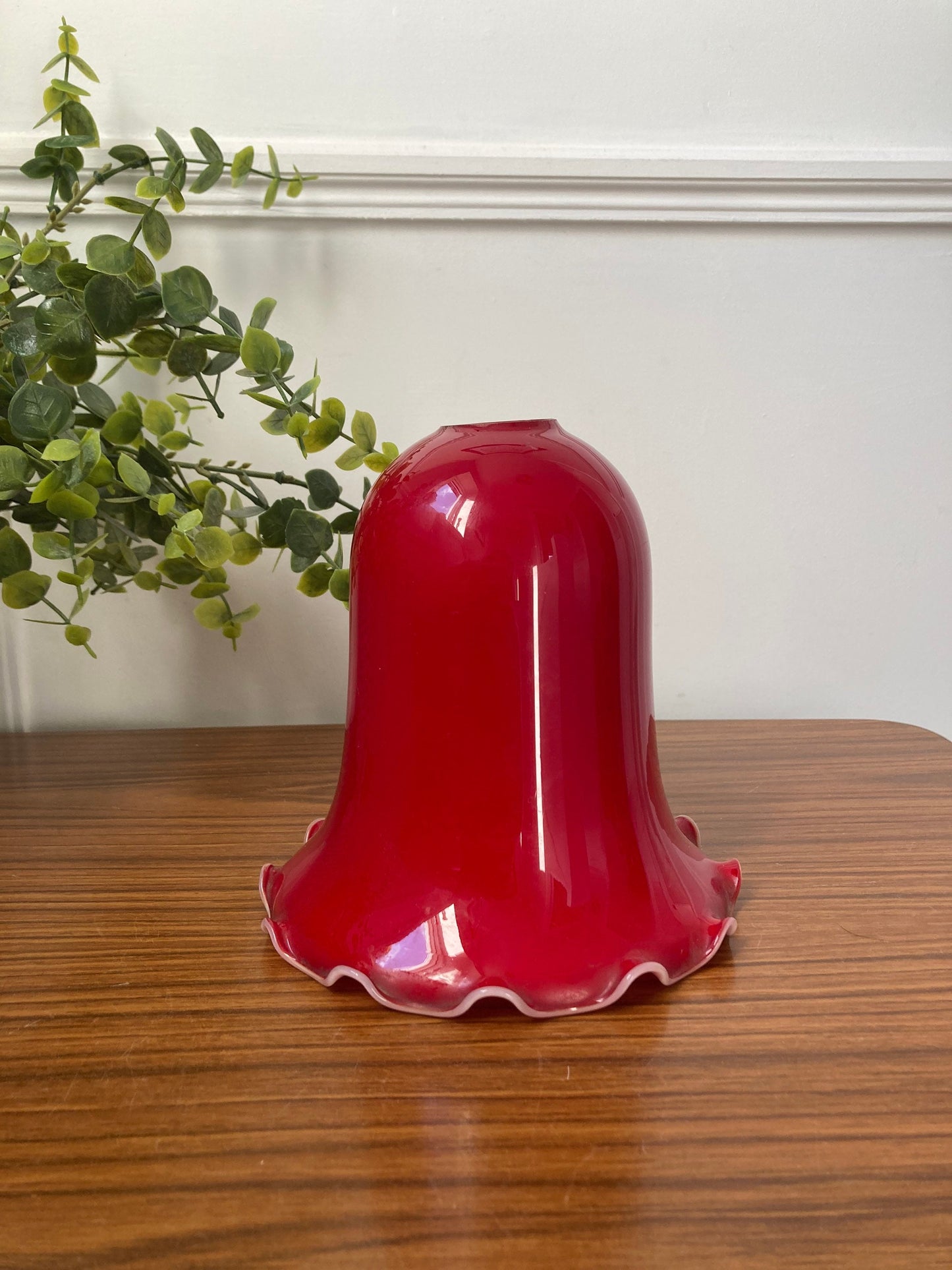 Vintage red Fluted Scallop Edge Lamp Shade, Vintage Lamp Shade, vintage french style lamp shade