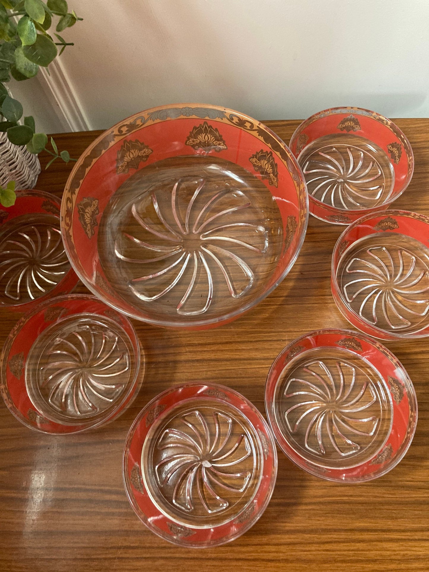 Vintage red dessert bowls, Art Deco red dessert bowls, oriental dessert bowls