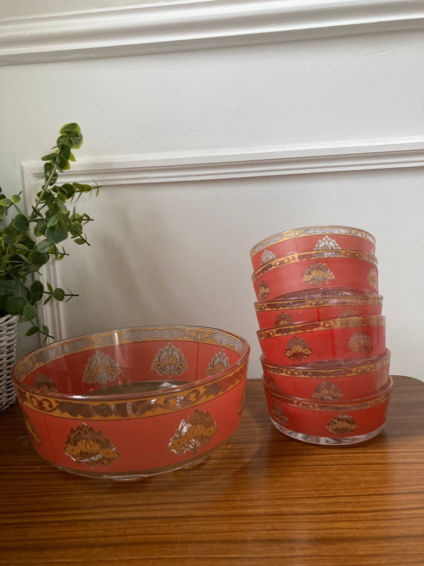 Vintage red dessert bowls, Art Deco red dessert bowls, oriental dessert bowls