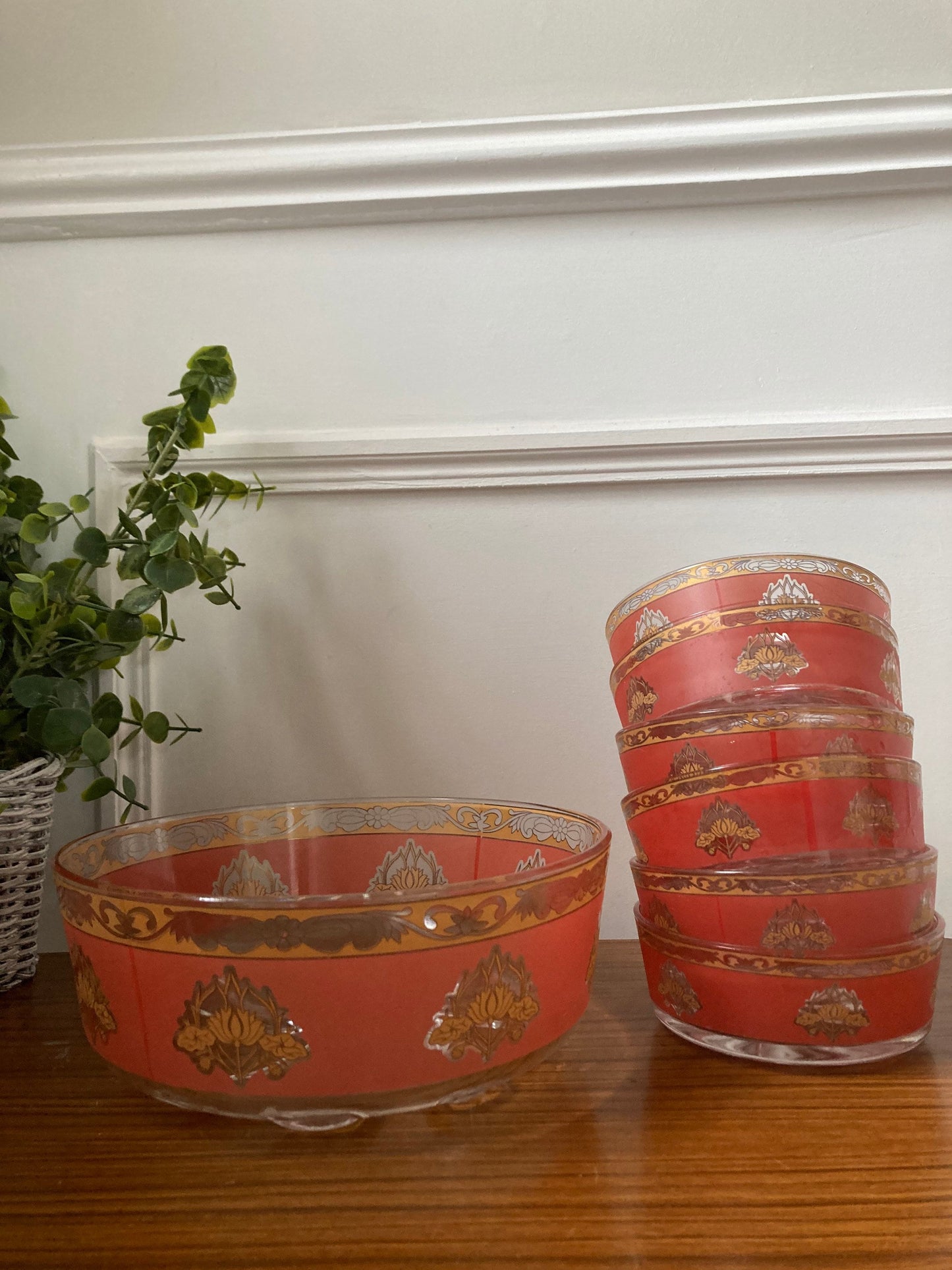 Vintage red dessert bowls, Art Deco red dessert bowls, oriental dessert bowls