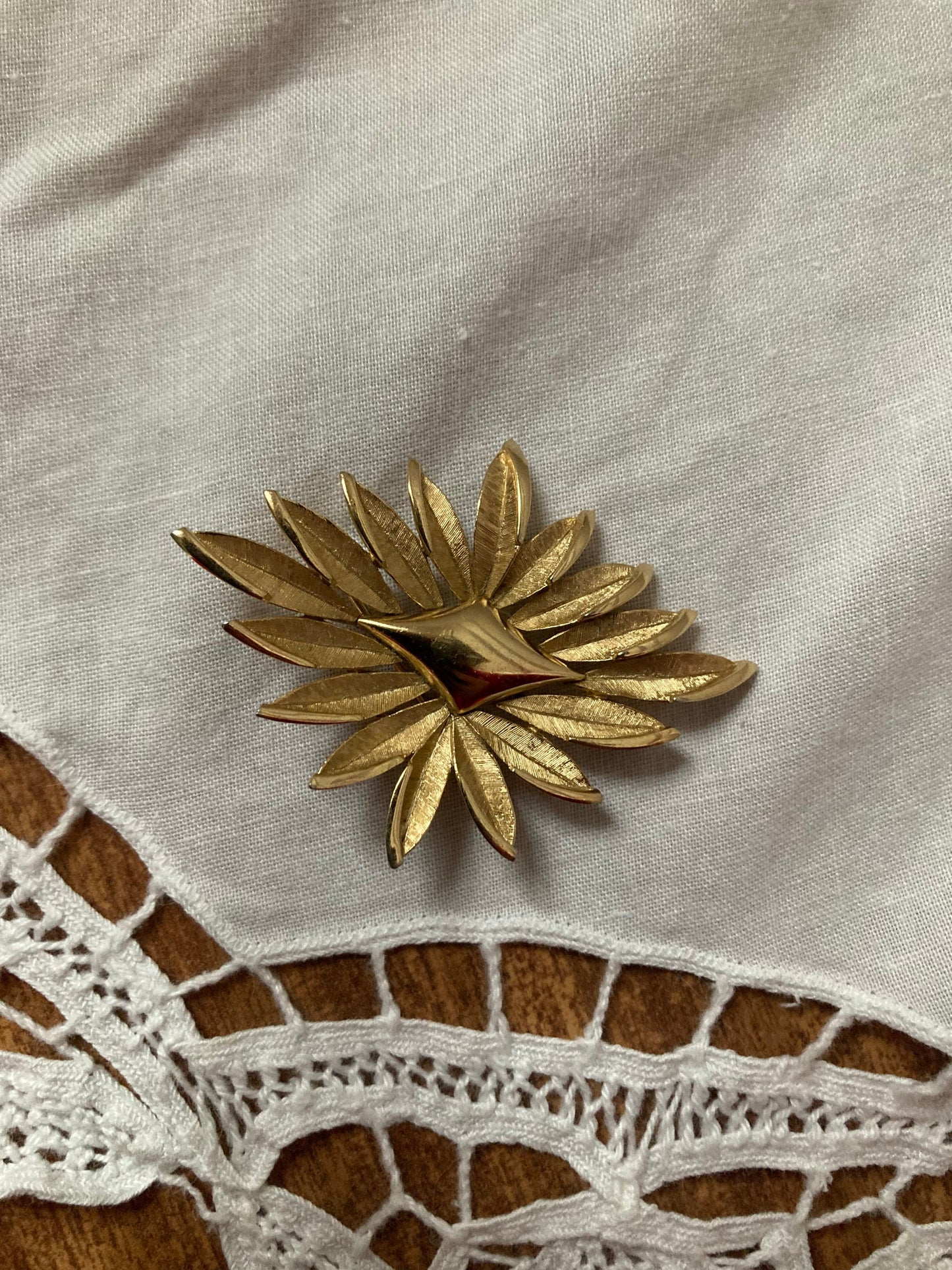 Vintage Trifari Brooch, Gold Tone Brooch, Modernist Gold brooch, Retro Brooch