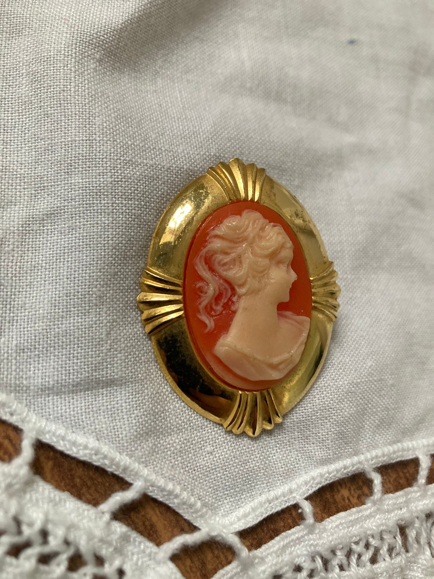 Vintage pink and gold tone cameo brooch, vintage cameo brooch, resin cameo clip