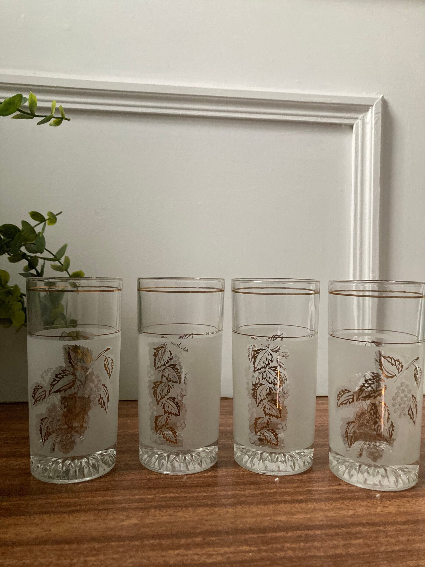 Vintage Frosted Glass tumblers, Frosted Glass Gold Grape Leaf Design , vintage tumblers, Retro gold tumblers, Italian vintage tumblers