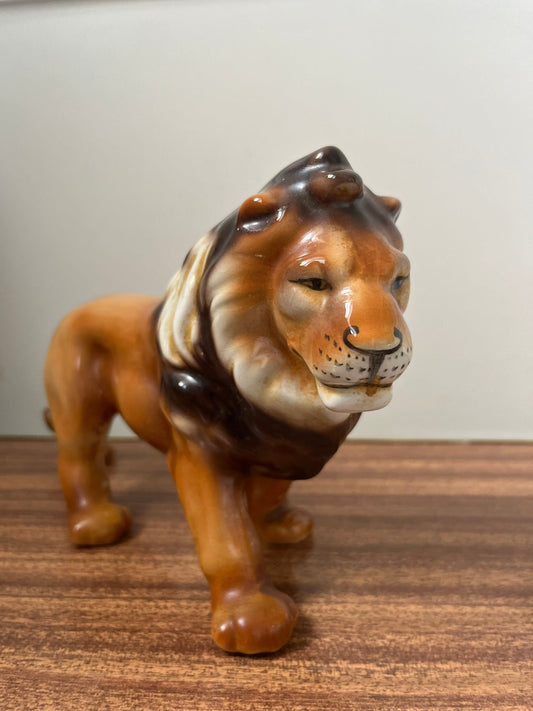 Vintage ceramic  Lion, mid century lion, lion ornament, lion decor