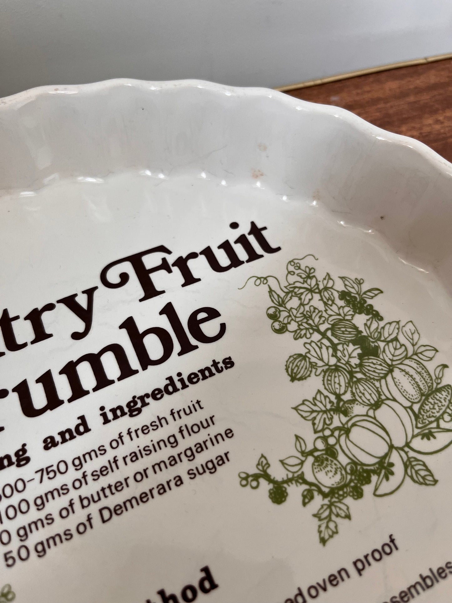 Vintage fruit crumble dish, baking  dish, vintage crumble dish, shallow quiche dish, mid century cookware