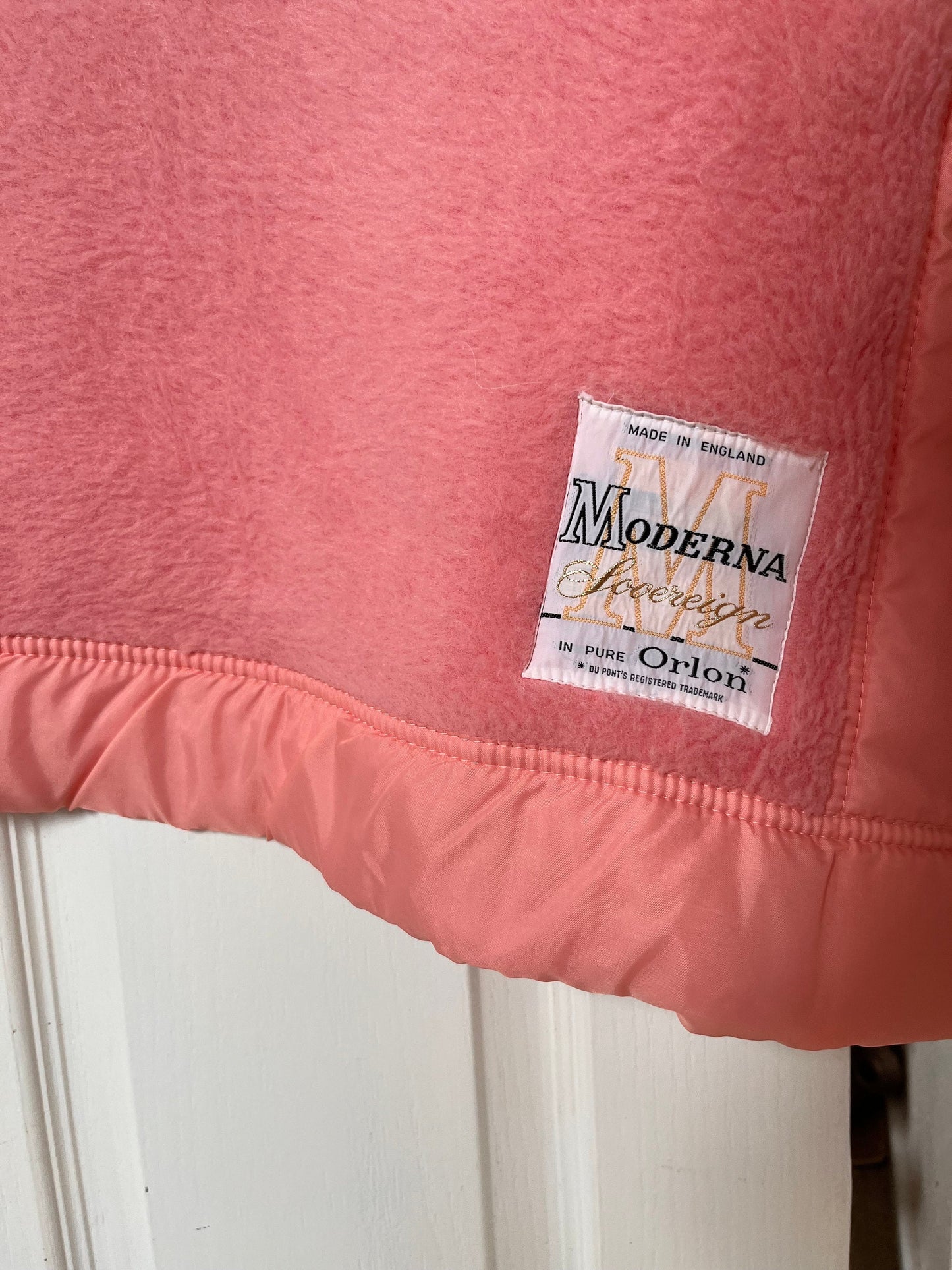 Vintage pink blanket, Moderna Sovereign blanket in pink, pure olon blanket, single pink blanket